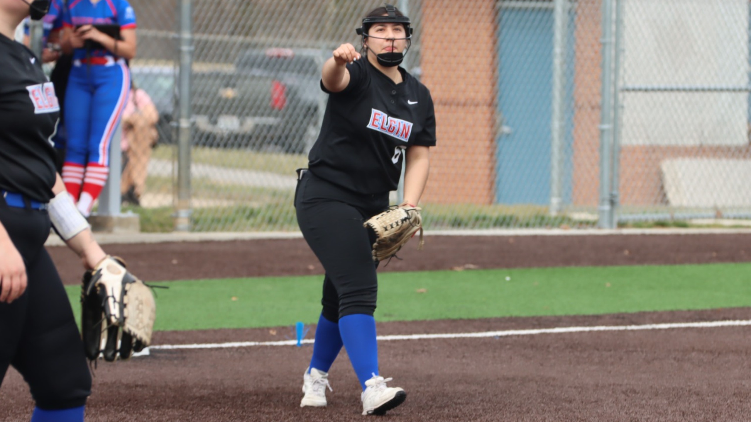 Softball Earns Conference Split